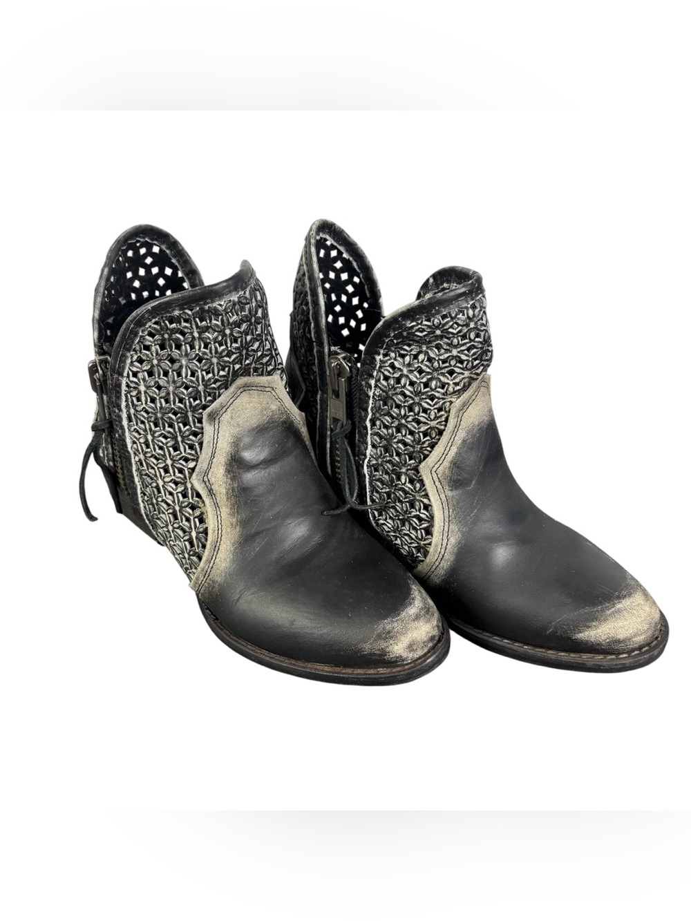 Circle G by Corral Women's 8 Distressed Leather Laser Cutout Side Zip Ankle Boot